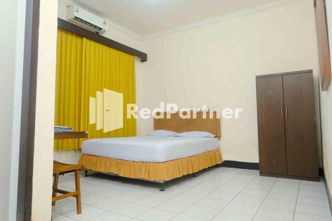Hotel Transit 1 Makassar Redpartner Kültér fotó