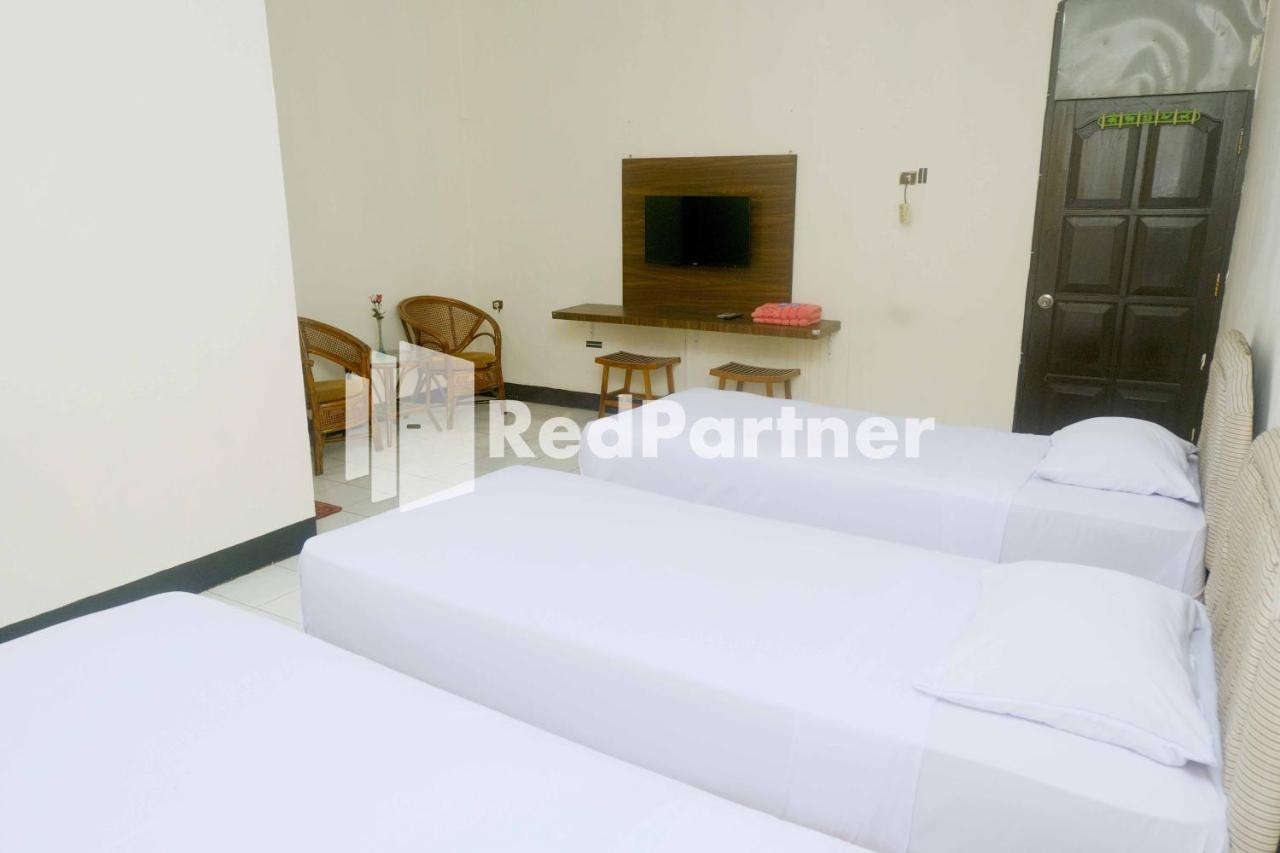 Hotel Transit 1 Makassar Redpartner Kültér fotó