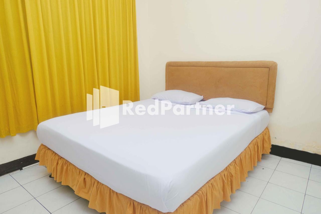 Hotel Transit 1 Makassar Redpartner Kültér fotó
