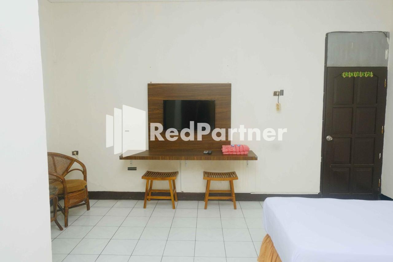 Hotel Transit 1 Makassar Redpartner Kültér fotó