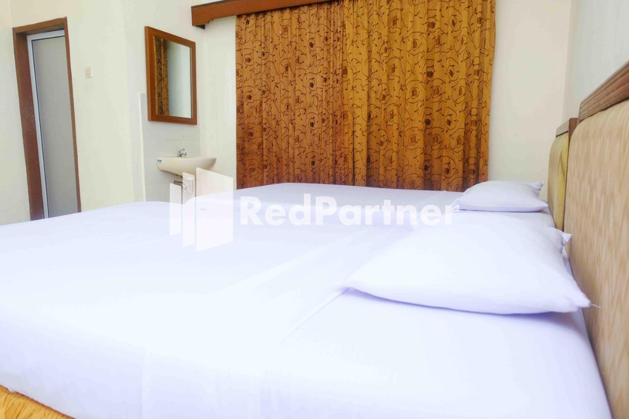 Hotel Transit 1 Makassar Redpartner Kültér fotó