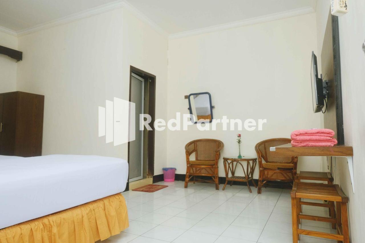 Hotel Transit 1 Makassar Redpartner Kültér fotó